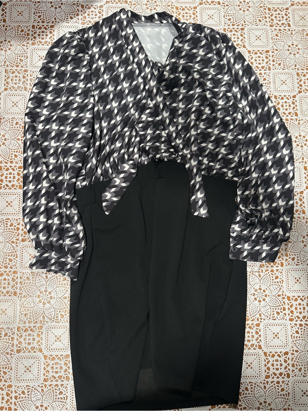 Black Geometric Tie Neck Long Sleeve Pencil Dress Retro Office Workwear